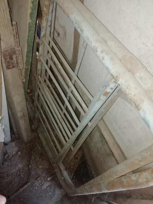 Продам железную кровать