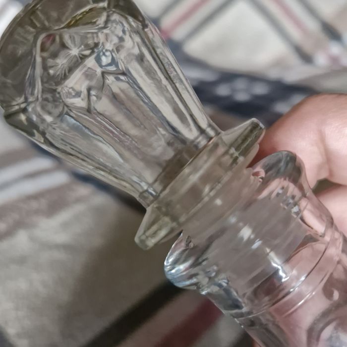 Графин стеклянный.