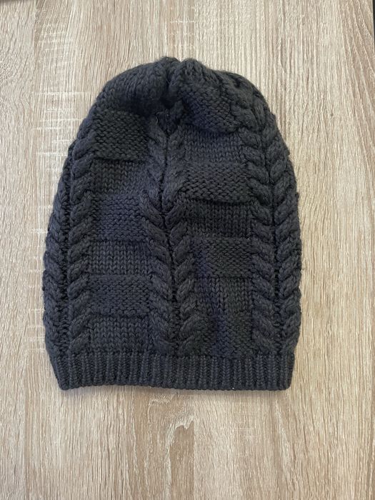 Шапки, ръкавици и шалове на цена от 10 лв.