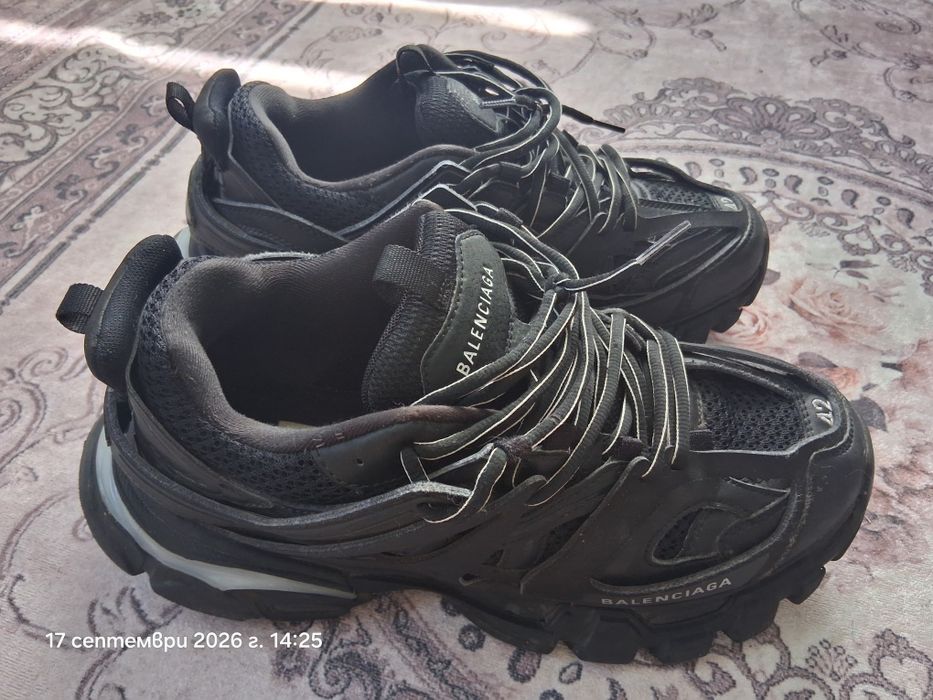 Balenciaga track led номер 42 ( 27.5 см.)