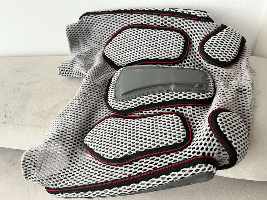 Vand casca, pantaloni protectie si protectie spate snowboard/ ski/ sporturi de iarna/ MTB