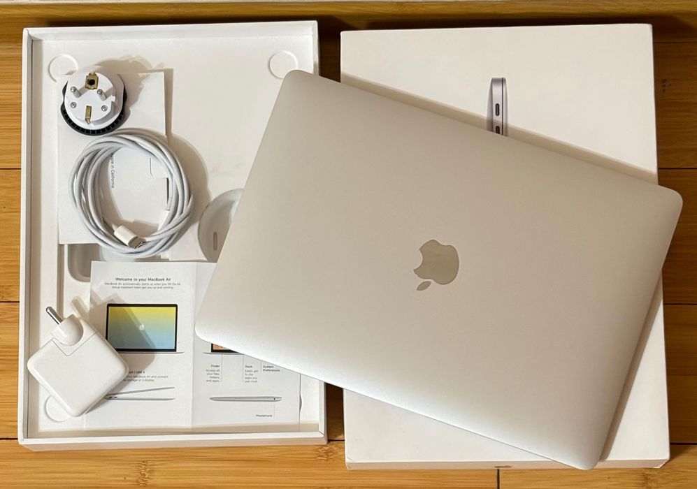 MacBook Air M1 (256gb) like new