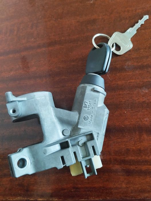 замок зажигания .переключатели фольксваген гольф3 и зеркала