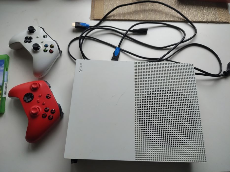 Xbox one 500 GB + 5 jocuri