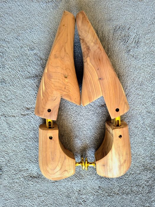 Antere / Șponere calapoade Songmics
pantofi din lemn de cedru (Shoe Trees) 

pantofi din lemn de cedru (Shoe Trees)