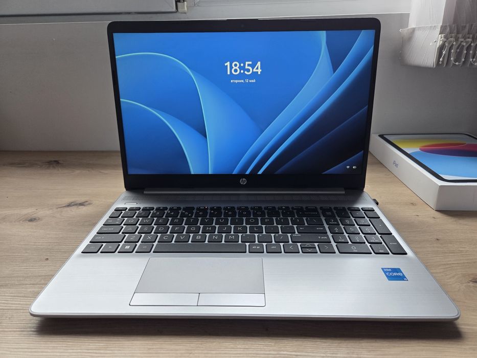 Лаптоп Hp 250 G9 512GB