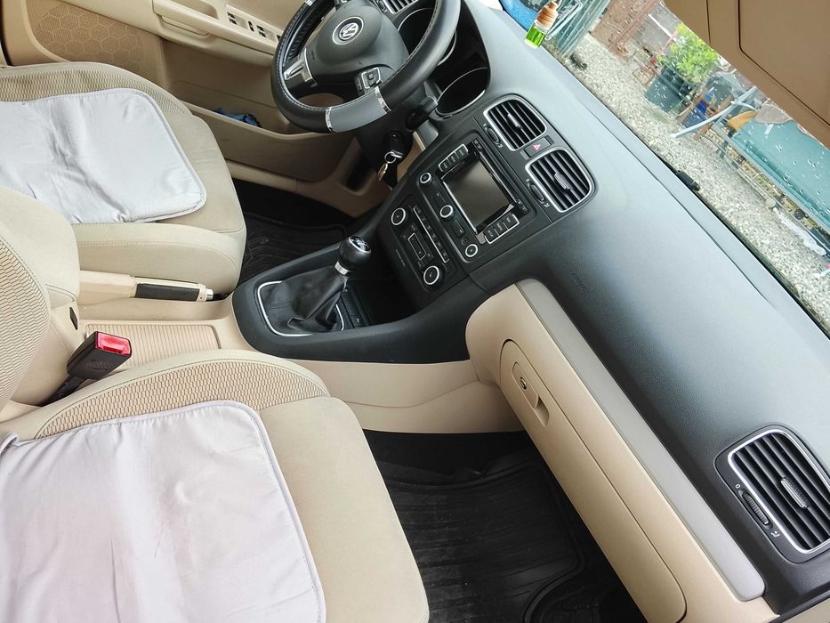 Vind auto vw golf 6 pe benzina
