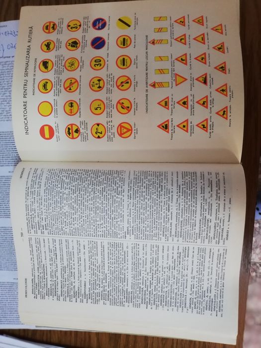 Vând dicționar explicativ