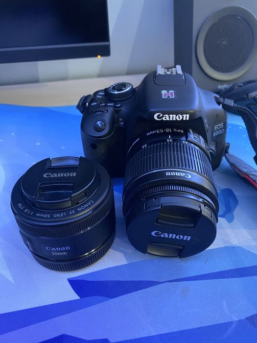 Canon 600D + obiectiv fix 50mm