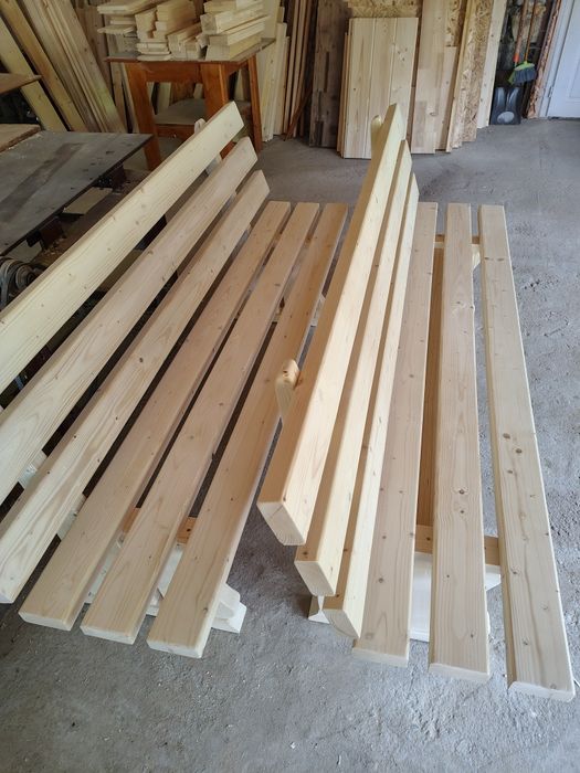 Vând masă și bănci pentru terasă sau curte