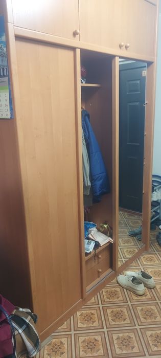 стенка, мягкая мебель, прихожка