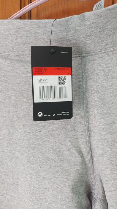 Нови оригинални дамски клинове Nike