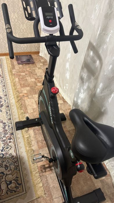 Велотренажёр почти нови