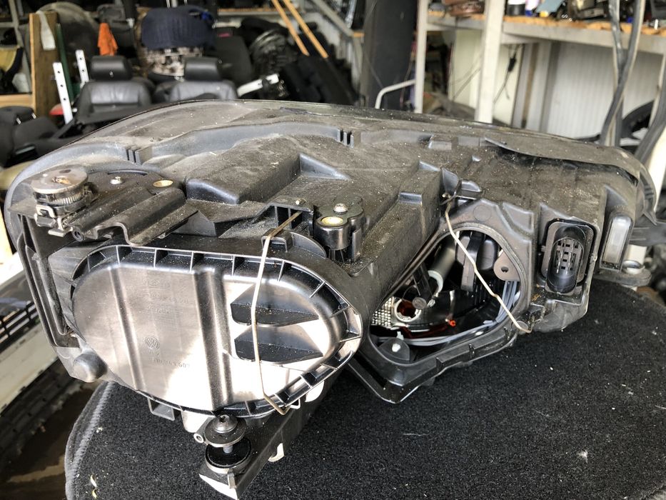 Фар VW Golf Sportsvan 2016