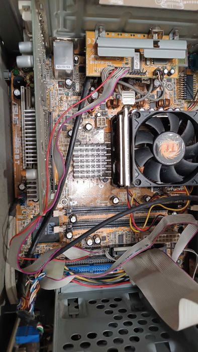 Кутия за настолен компютър Middle tower ASUS с дънна платка