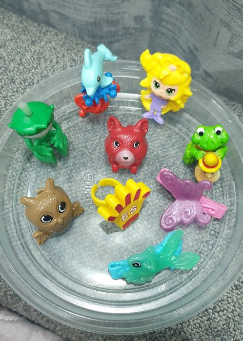 Колечки ,заколки  и другое из киндеров.