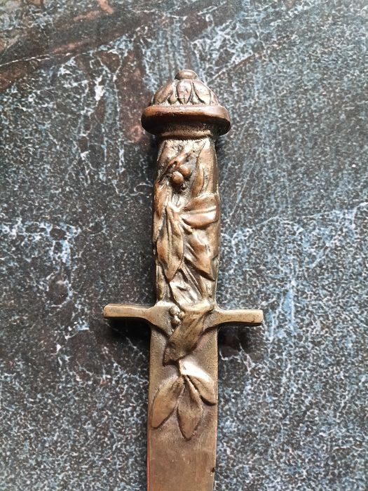 Бронзова кама в стил Art Nouveau