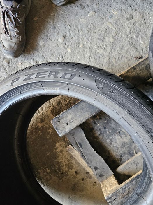 4 anvelope vara 2x255 35 19 2x225 40 19 Pirelli Pzero Runflat