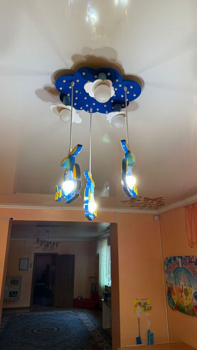 Срочно продам детские люстры