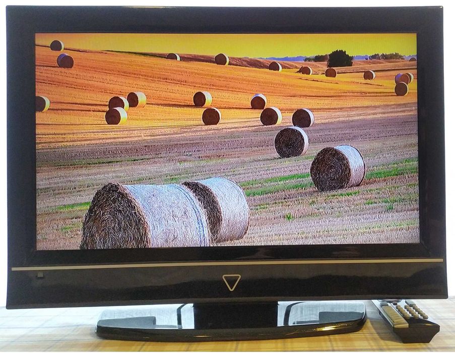 Телевизор с DVD плейър и оригинално дистанционно