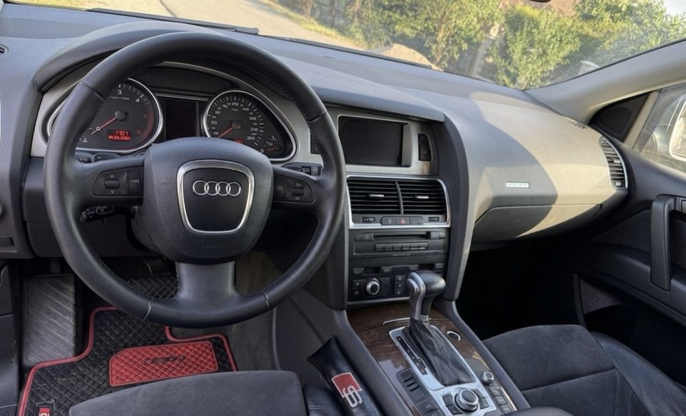 Vând  Audi Q7 2007