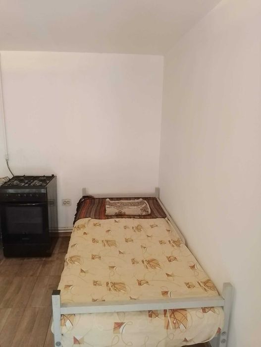 Vând casă în Hunedoara str Răcăștia