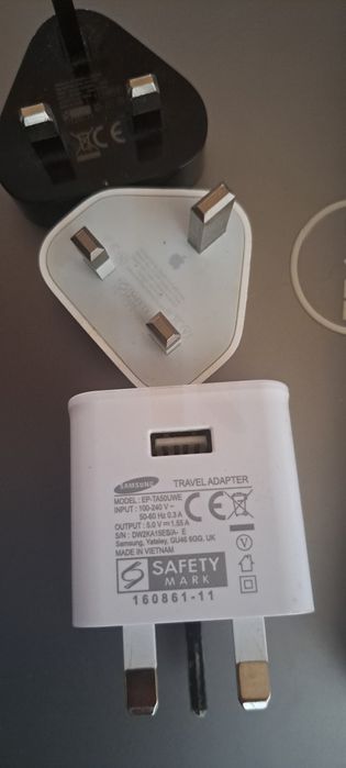 Incarcatoare pentru priza  UK