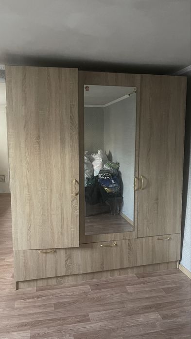 Шкаф  размером 1,7 х 2,0 h