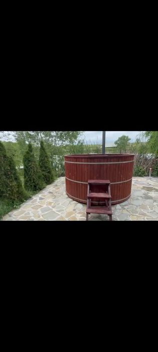 Închiriez 2 cabane ( ciubar optional] ptr evenimente.