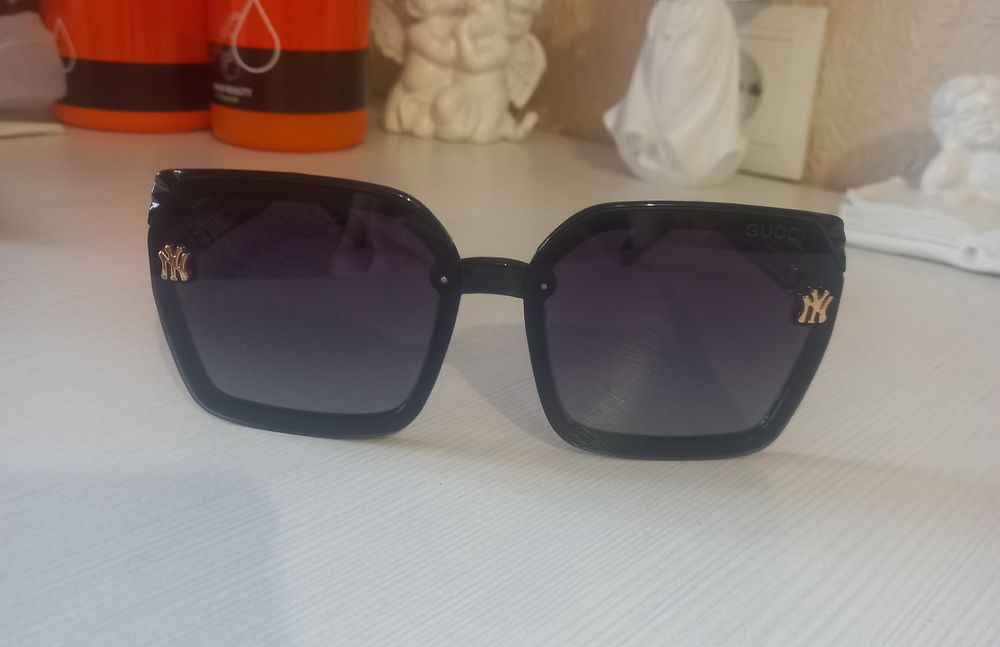 Продам солнцезащитные очки полароид.