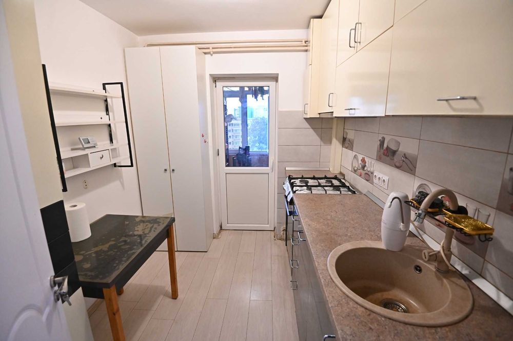 Apartament decomandat renovat complet, centrală proprie, zonă liniștită - Direct de la proprietar
