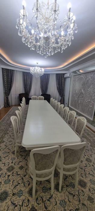 Стол со стульями