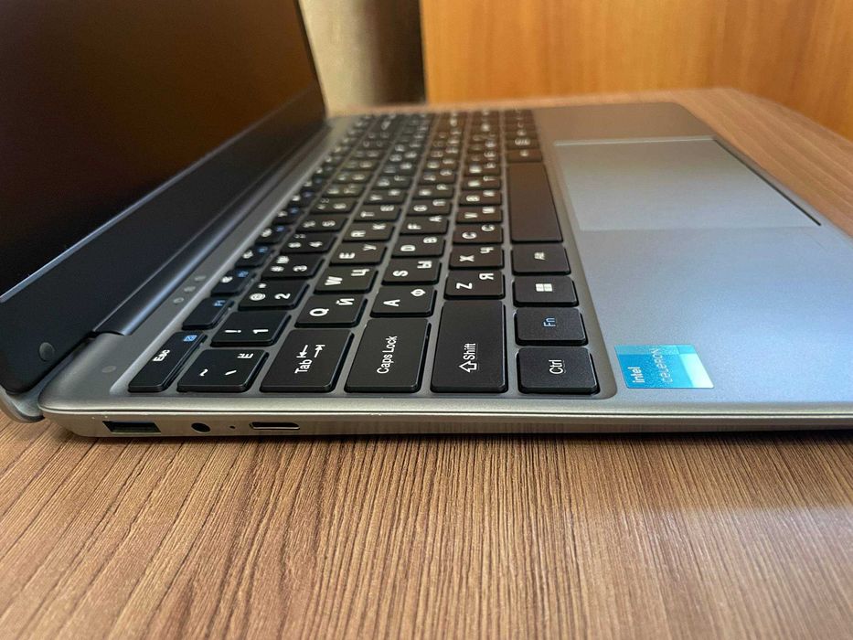 Ноутбук Chuwi /Celeron N4020/8Gb Ram/240Gb ssd/
