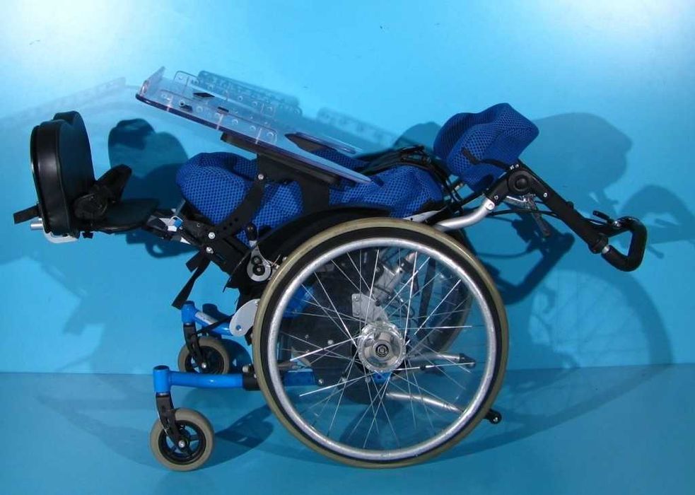 Scaun cu rotile pentru copii Hoggi - latime sezut 26 cm