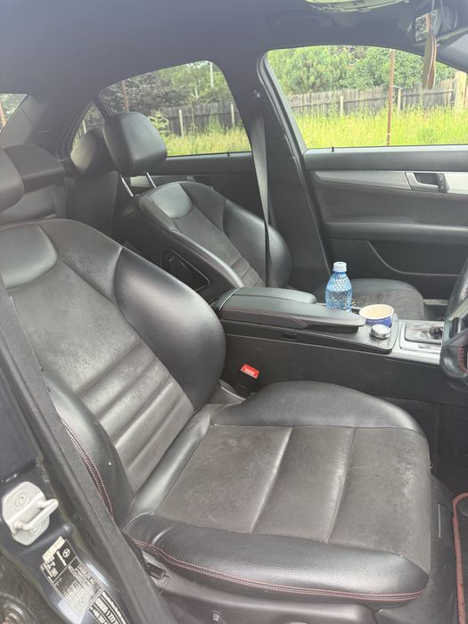Dezmembrez mercedes C class W204