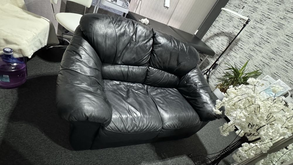 Canapea piele neagra