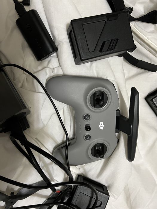 Dji fpv dron with 3 batterirs fly more