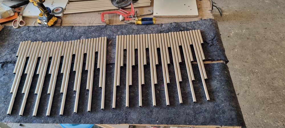 Jurnalni stol Nerjaveka gold