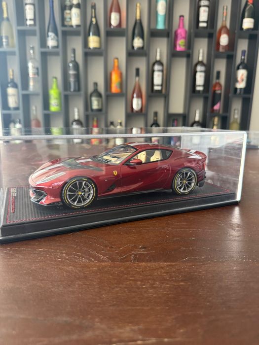 Macheta 1:18 Ferrari 812 Competizione Noua