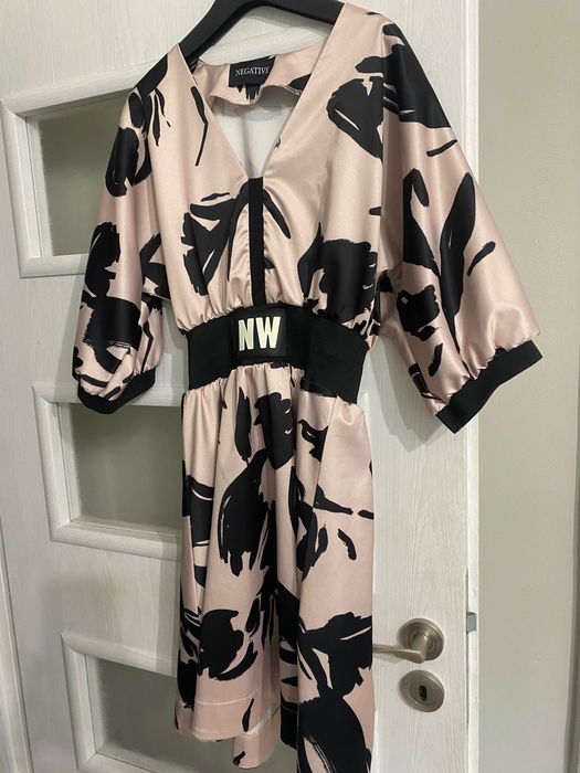 Рокля сатен Negative