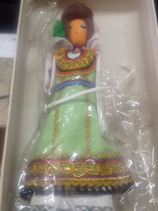 Стара кукла чисто нова