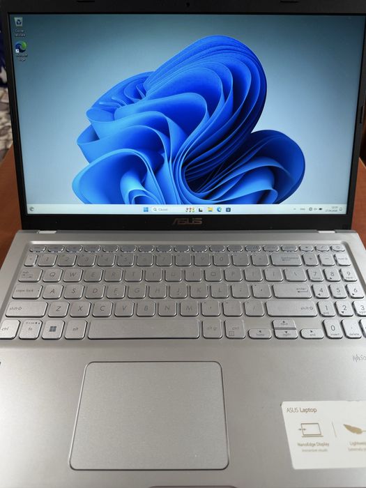 Laptop ASUS VivoBook 15 X515K | Windows 11 Pro | 8GB RAM | Aproape Nou