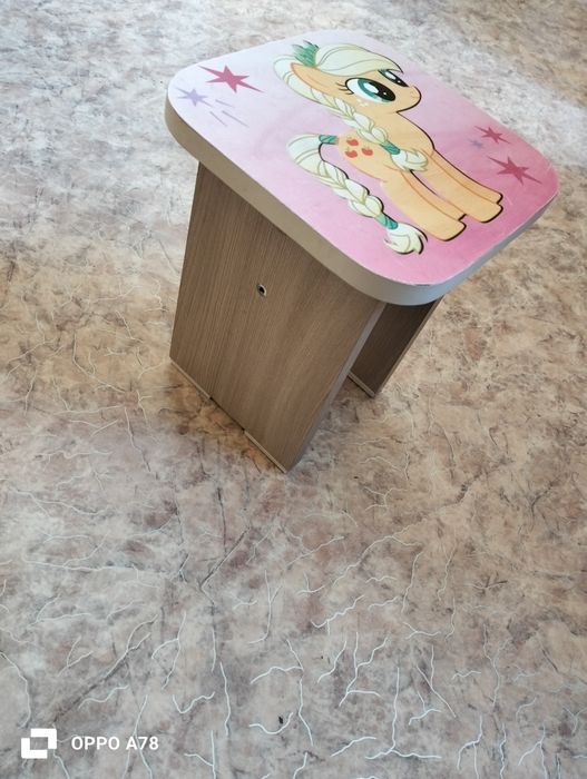 Продам детский стул