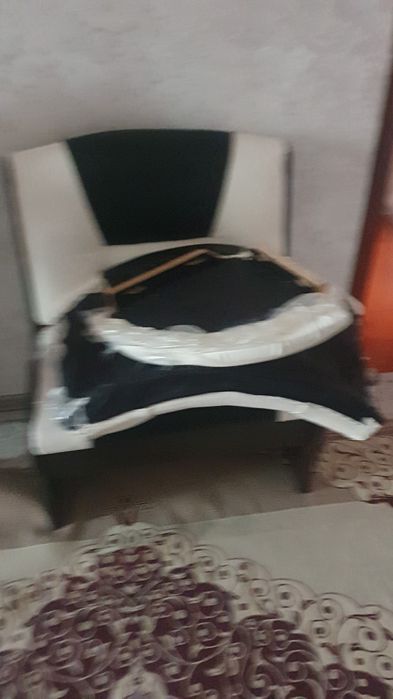 Продаю уголок в хорошем состоянии