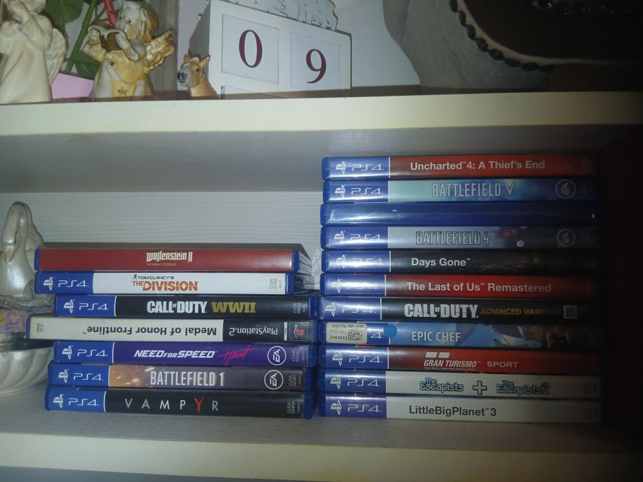 Ps4 soni + 6 manete si jocuri perfect functional