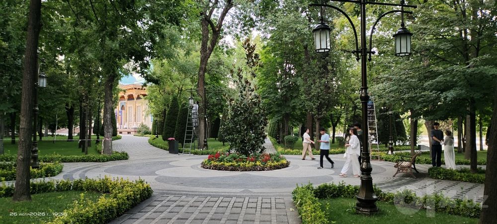 Продам участок. Лучшая локация в городе.