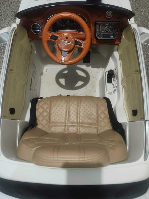 Детски акумулаторен джип Bentley