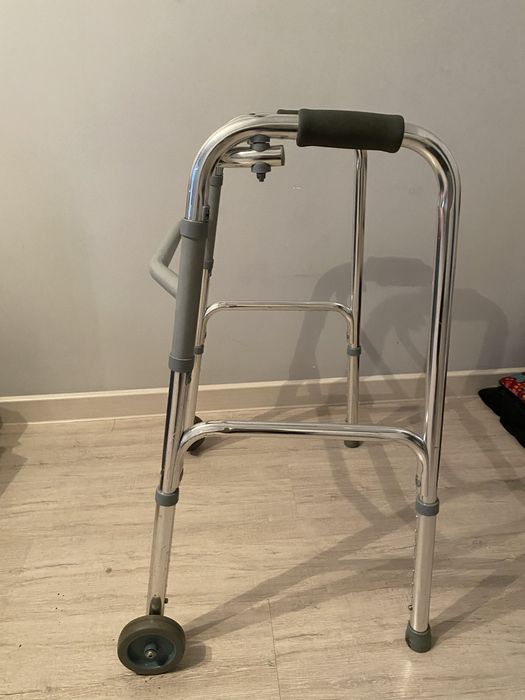 Ходунки складные на колесах