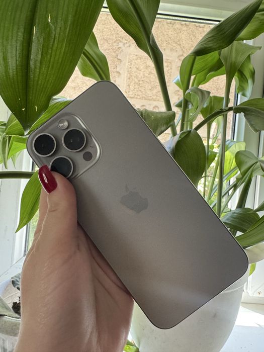 Продам IPhone 15 про макс