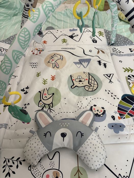 Saltea de activitati cu perna si arcade